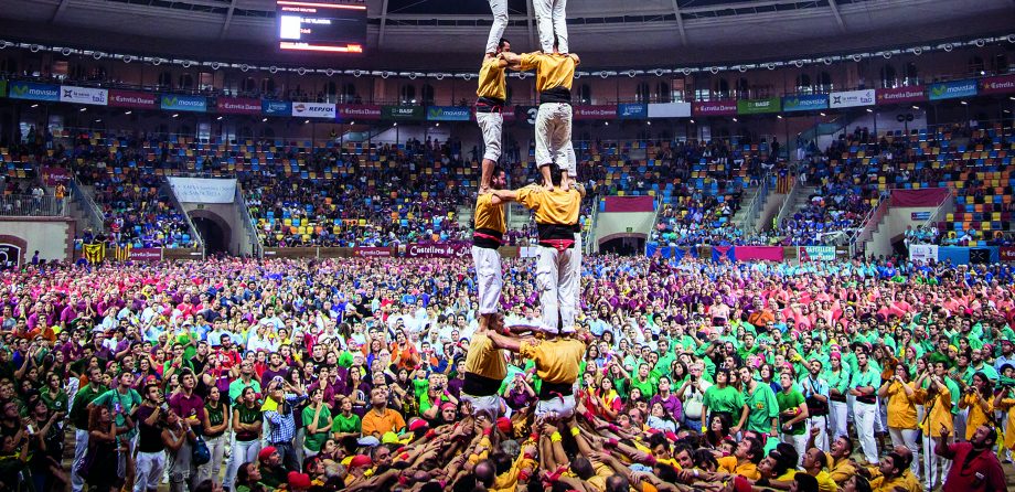 Human tower to show employee engagement